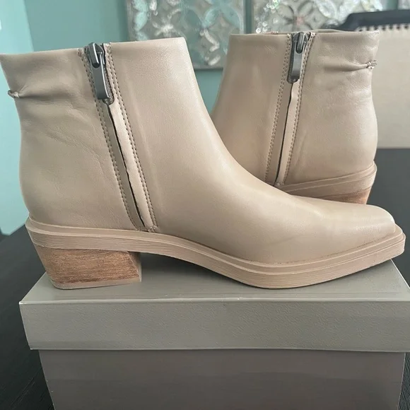 NWT Franco Sarto Women's Forta Ankle Boot - Picture 2 of 6